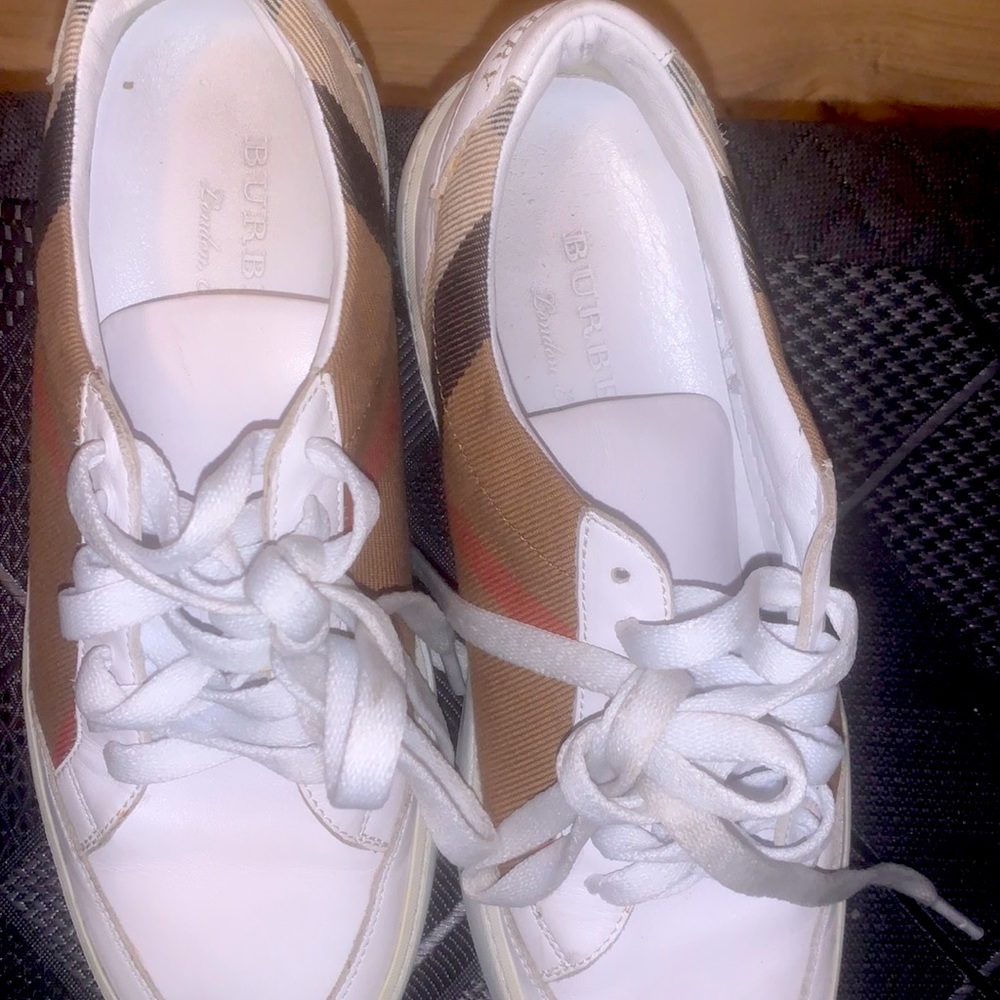 Burberry shoe two years old